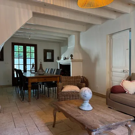 Chateau Laprade بيت ضيافة