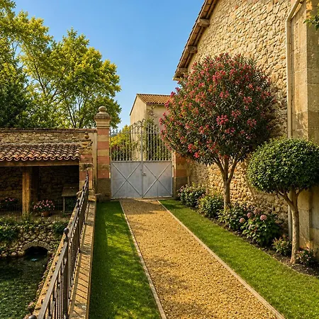 Chateau Laprade 3*